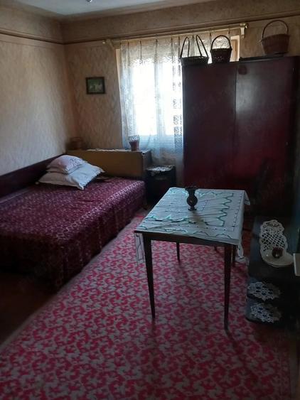 Casă cu 5 camere cu Teren 1750 Mp în Central