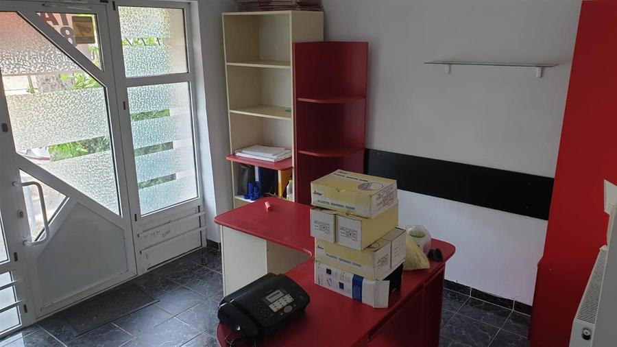 Spațiu comercial, de 14 mp, în Barieră