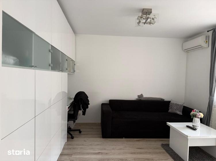 Apartament cu 2 camere decomandat în Titan
