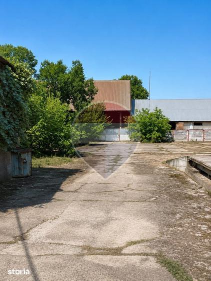 Spațiu comercial, de 1,380 mp, în Central