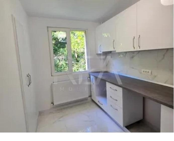 Apartament cu 2 camere decomandat în Berceni