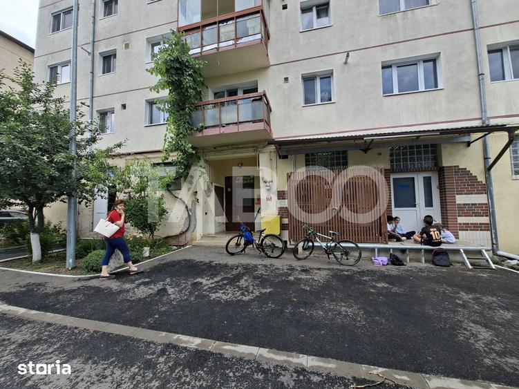Apartament cu 3 camere decomandat în Sub Arini