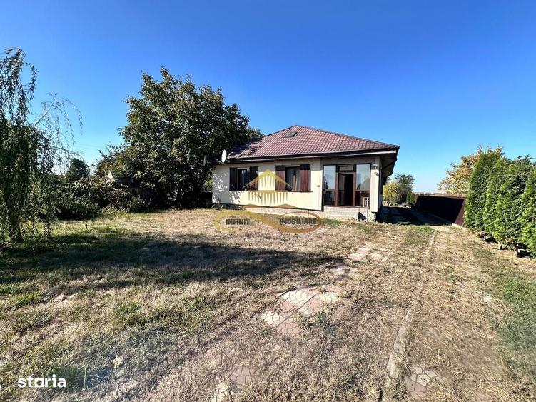 Casă cu 4 camere în Siretu