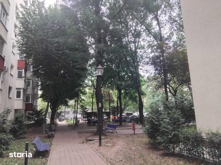 Apartament cu 2 camere semidecomandat în Berceni