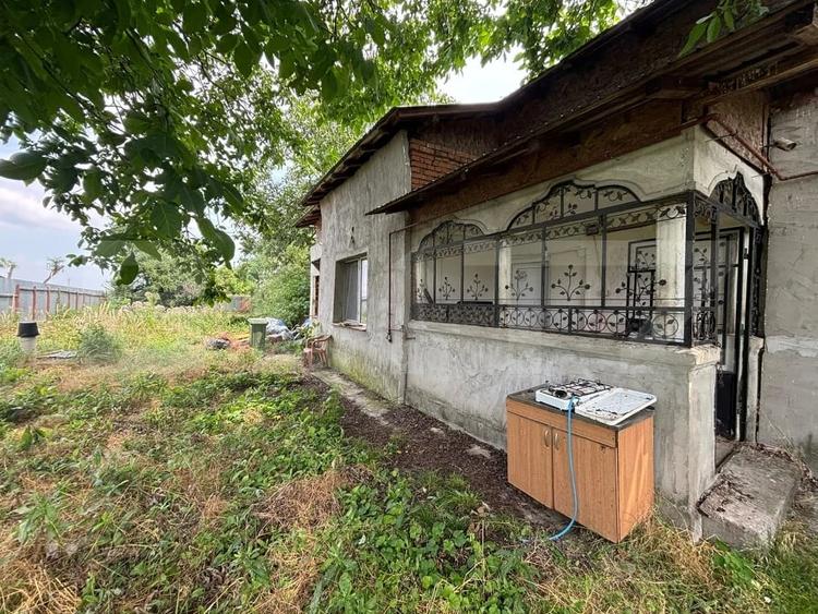Casa de vanzare in Titu | Teren 622 mp | 3 camere | - 9