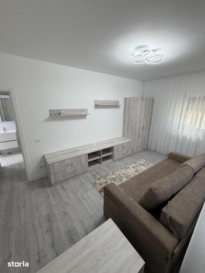 Se inchiriaza apartament cu balcon si parcare inclusa 450 /luna - 1