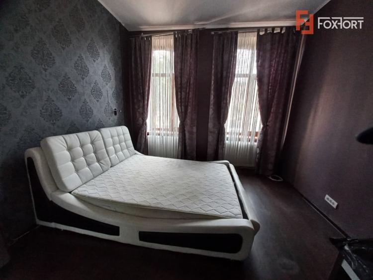 Apartament cu 3 camere semidecomandat, mobilat în Traian