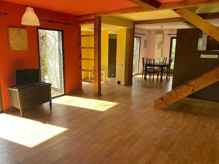 Casă cu 3 camere cu Teren 2125 Mp în Vechea