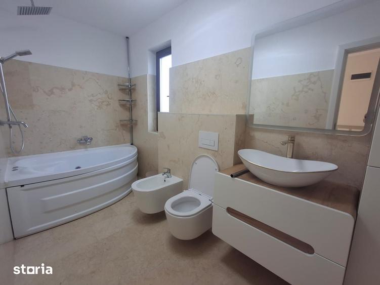 Casă cu 5 camere cu Teren 480 Mp în Bucium