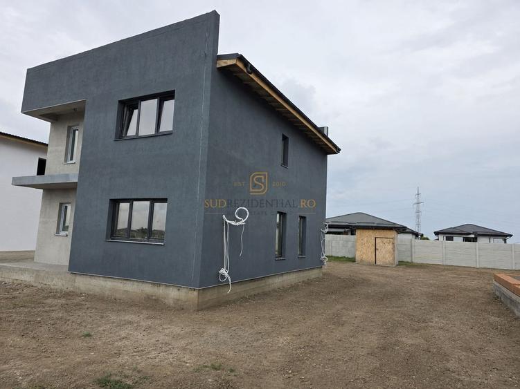 Casă individuală cu 5 camere cu Canalizare în Vidra