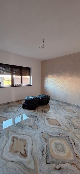 Duplex cu 5 camere cu Canalizare în Giarmata