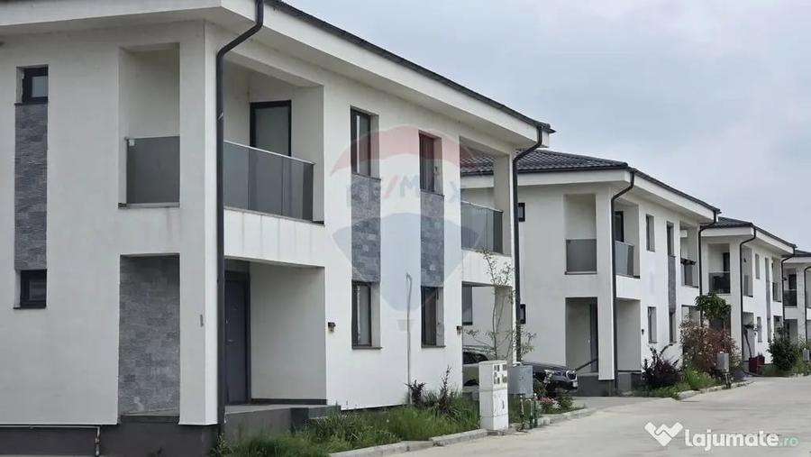 Casă cu 5 camere cu Teren 250 Mp în Clinceni