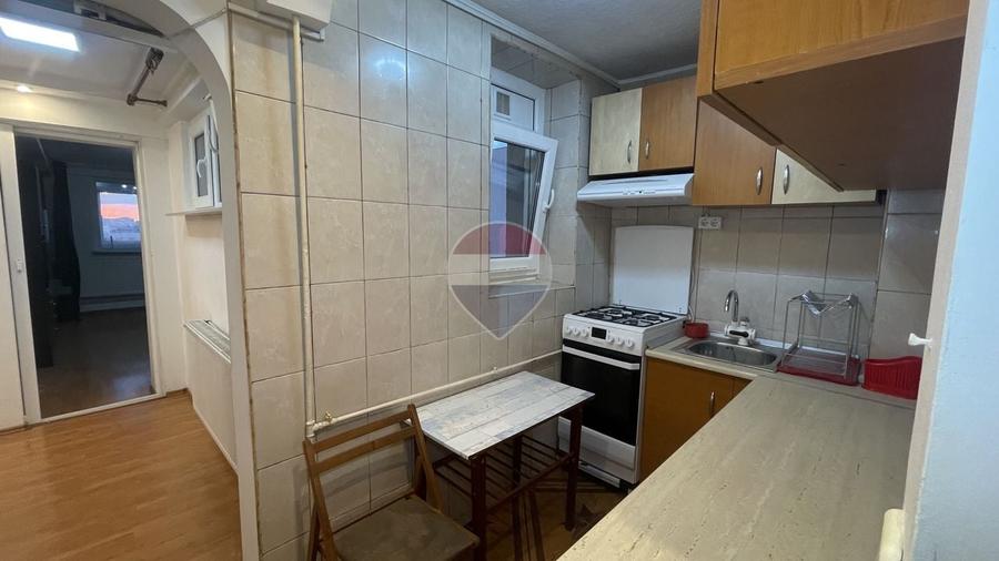 Apartament cu 2 camere decomandat, mobilat în Titan