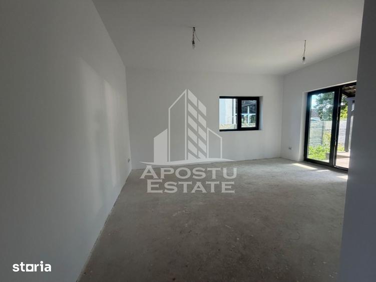 Casă cu 5 camere cu Teren 465 Mp în Sânandrei