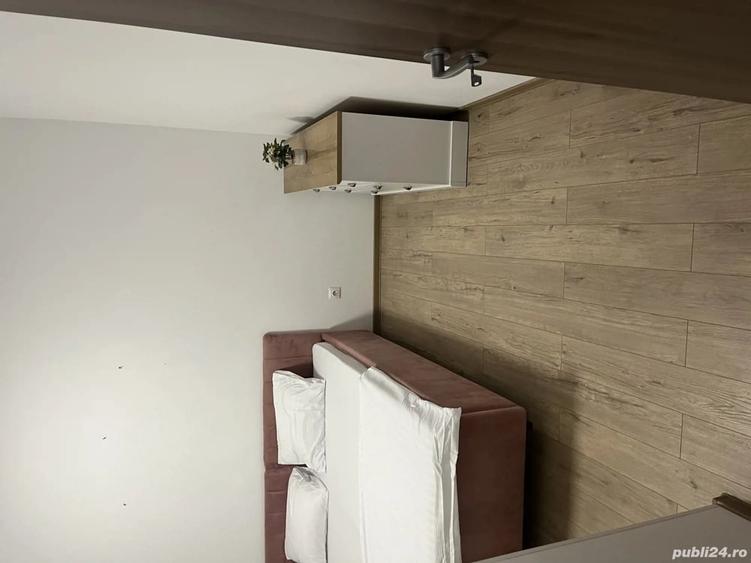 Apartament cu 3 camere decomandat în Republicii