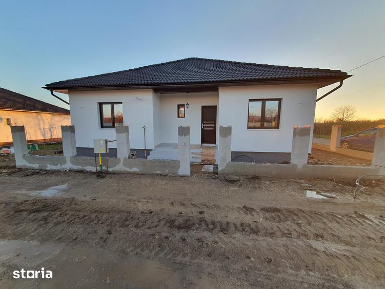 Casa la cheie pe 1 nivel 4 camere 2 bai,145 mp,500 mp teren - 14