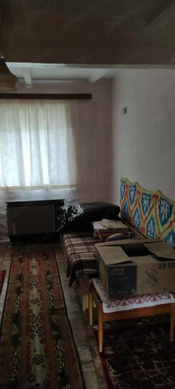 Casă cu 3 camere cu Teren 1700 Mp în Central