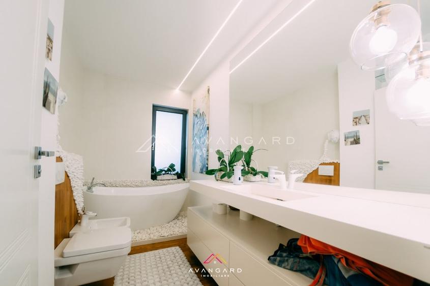 Penthouse cu 7 camere decomandat, mobilat în Bună Ziua
