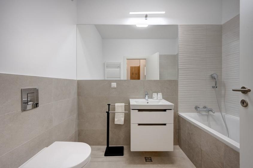 Garsonieră decomandată în Băneasa