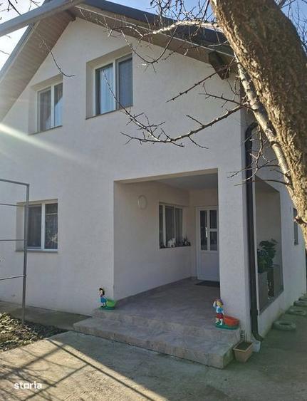 Vila de vanzare la 10 min de Onesti, sat Racauti. - 4