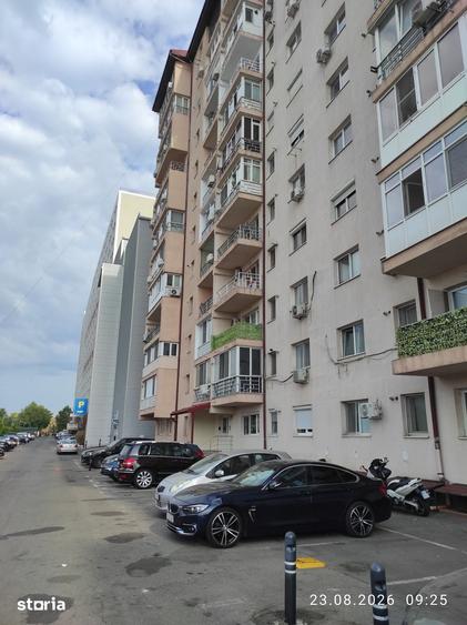 Apartament cu 3 camere în Văcăresti