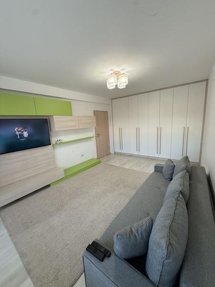 Apartament cu 2 camere decomandat în Exterior Vest