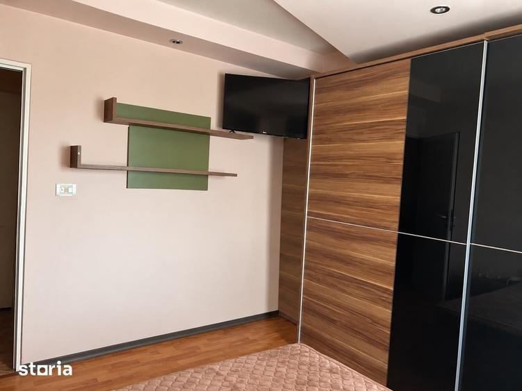 Apartament cu 4 camere decomandat în Prundu
