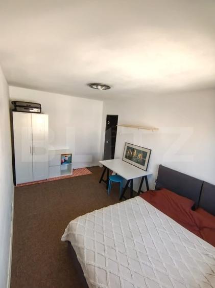Apartament cu 4 camere semidecomandat, mobilat în Centrul Civic