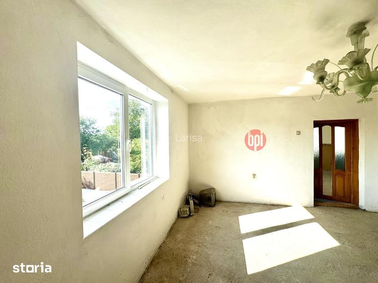 SE VINDE CASA (tip duplex), in FALTICENI, jud. Suceava