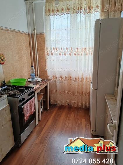 Apartament cu 3 camere semidecomandat în Central