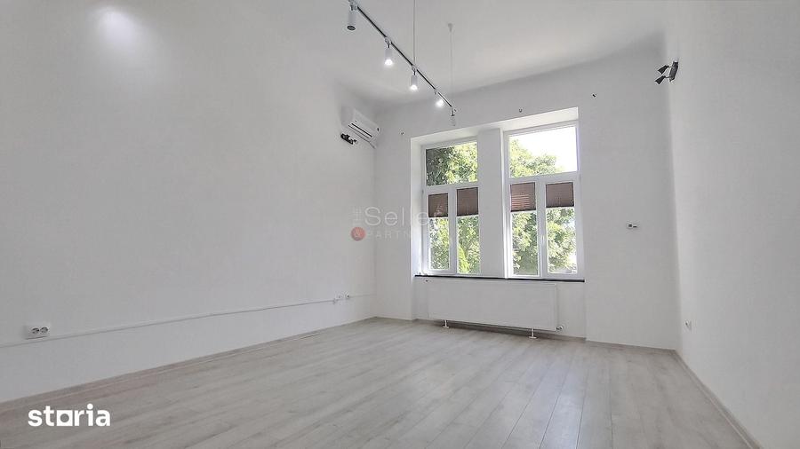 Apartament cu 5 camere decomandat în Centrul Istoric