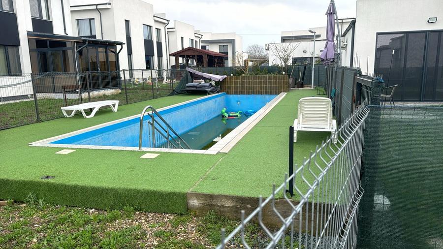 Casă individuală cu 3 camere cu Canalizare în Câmpineanca