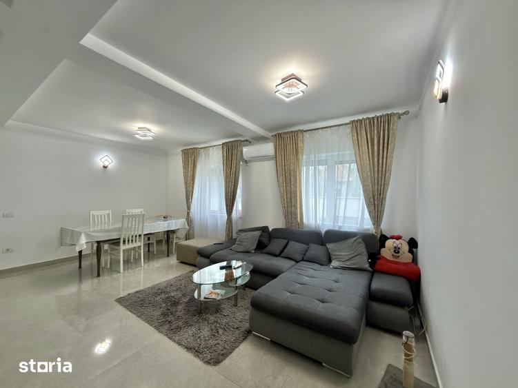 Casă cu 5 camere cu Teren 300 Mp în Sânmihaiu Român