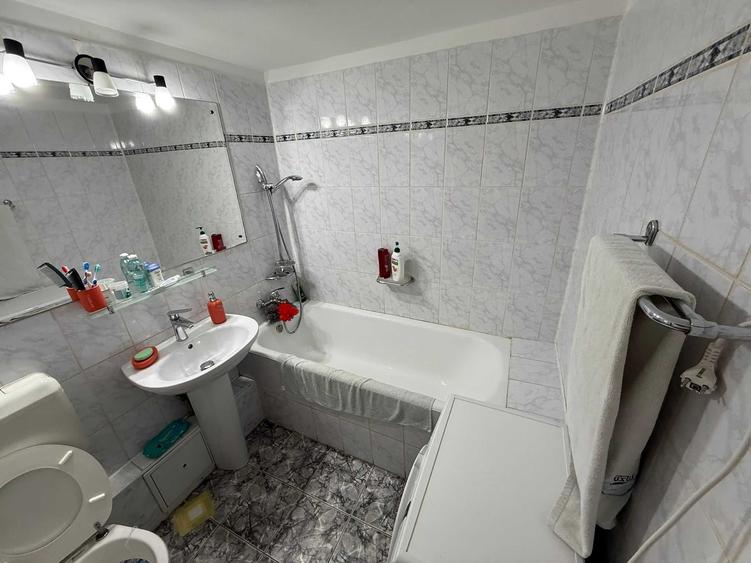 Apartament cu 2 camere decomandat în Rahova