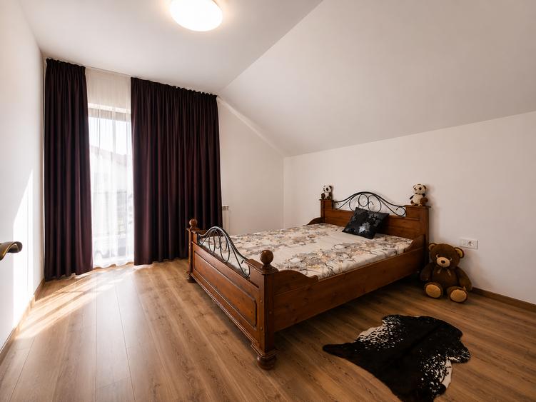 Casă individuală cu 5 camere cu Teren 537 Mp în Buzaului