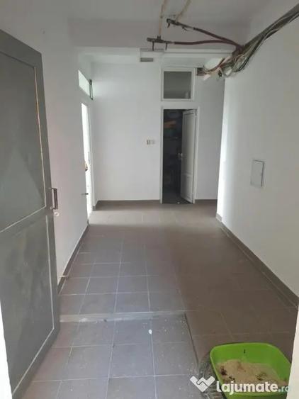Spațiu comercial, de 950 mp, în Central