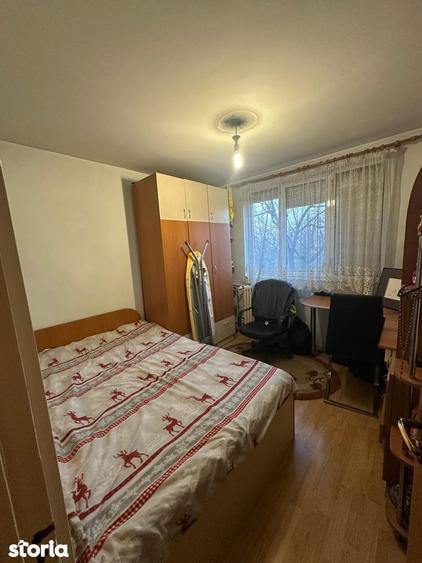 Apartament cu 4 camere decomandat în Militari