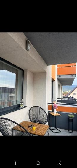 Apartament cu 2 camere decomandat în Tractorul