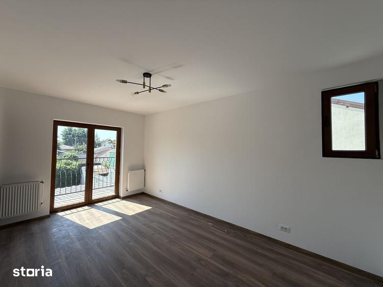 Casă cu 7 camere cu Teren 530 Mp în Berceni
