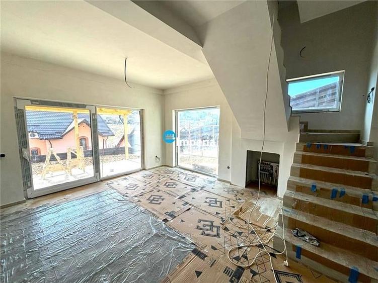 Duplex cu 4 camere cu Teren 300 Mp în Hlincea