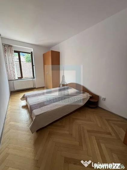 Apartament cu 3 camere decomandat în Centrul Istoric