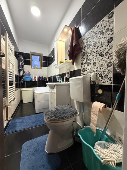Apartament cu 3 camere semidecomandat, mobilat în Soarelui