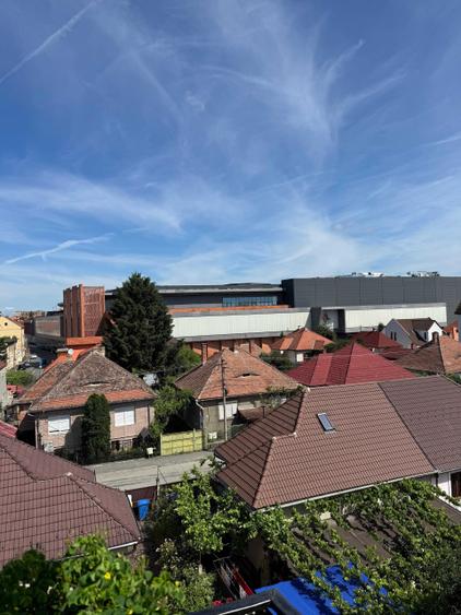 Apartament cu 3 camere semidecomandat în Lazaret