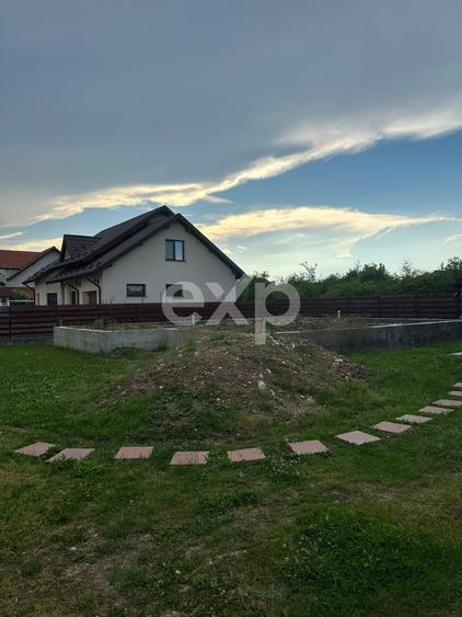 Casă individuală cu 2 camere cu Canalizare în Trivale