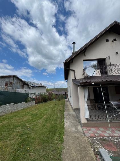 Casă cu 4 camere în Nisipoasa