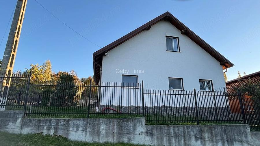 Vand casa, pretabil pensiune situata in Moisei, zona Purcaret