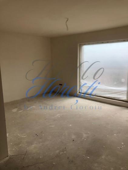 Duplex cu 4 camere semidecomandat cu Canalizare în Dâmbul Rotund