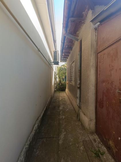 Casă individuală cu 4 camere cu Canalizare în Km 4-5
