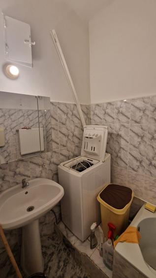 Garsonieră decomandată în Central