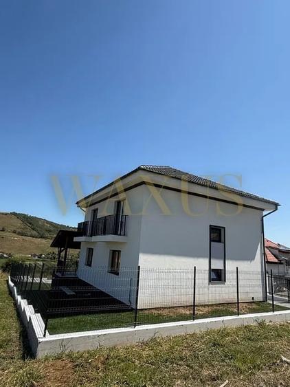 Casă individuală cu 4 camere cu Canalizare în Chinteni